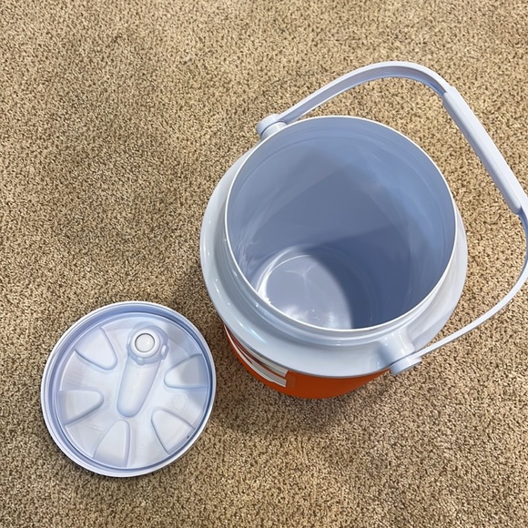 Gatorade water jug - Picture 4 of 4